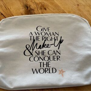 Charlotte Tilbury Chic Kiss Print Make Up Bag